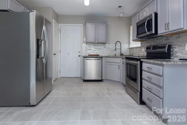 $2,300 | 9811 Sweet Plum Drive, Charlotte, NC 28215