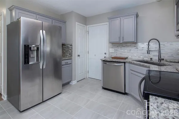 $2,300 | 9811 Sweet Plum Drive, Charlotte, NC 28215