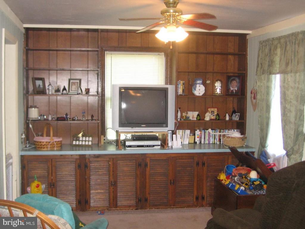 7031 Elizabethtown Road Manheim, PA 17545 - Photo 11 of 15