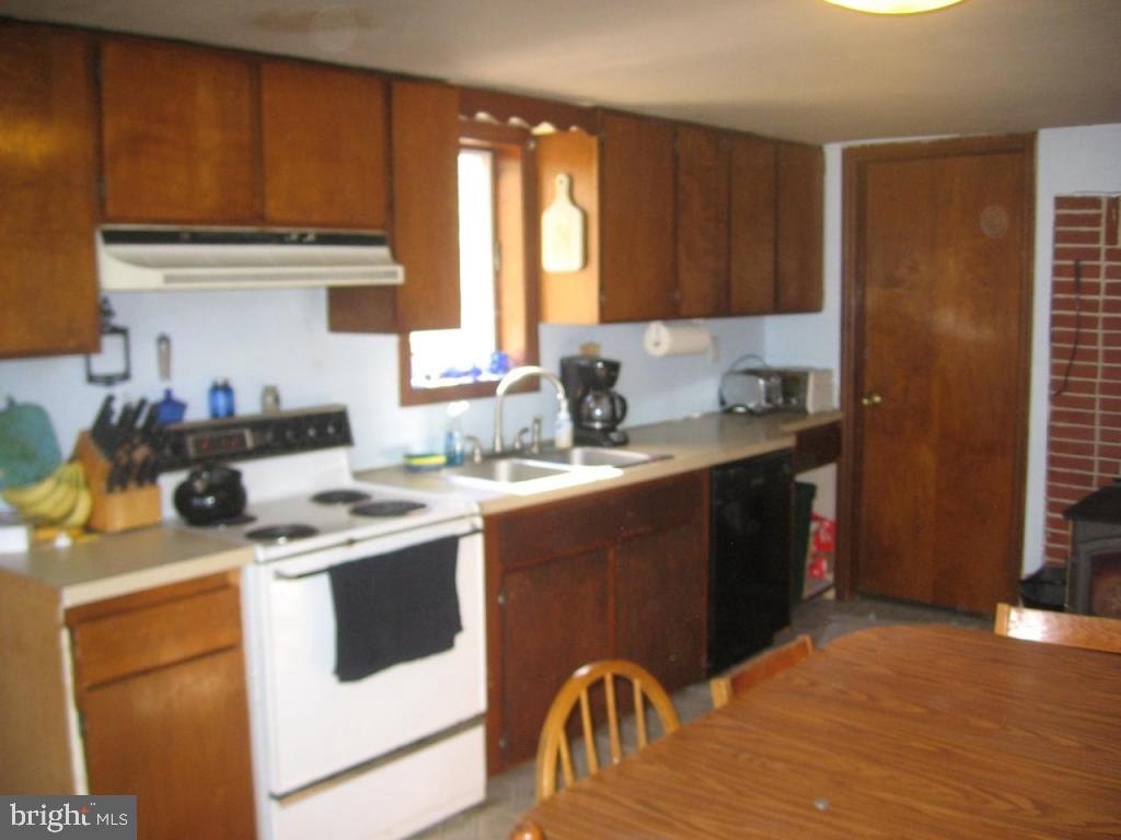 7031 Elizabethtown Road Manheim, PA 17545 - Photo 9 of 15