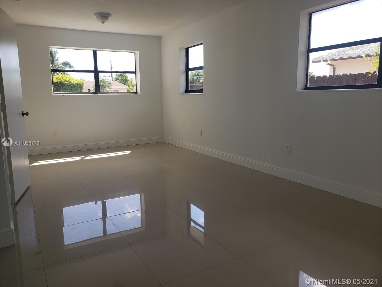 20520 Southwest 116th Road Miami, FL 33177 - Photo 9 of 10 Gallery Image 9