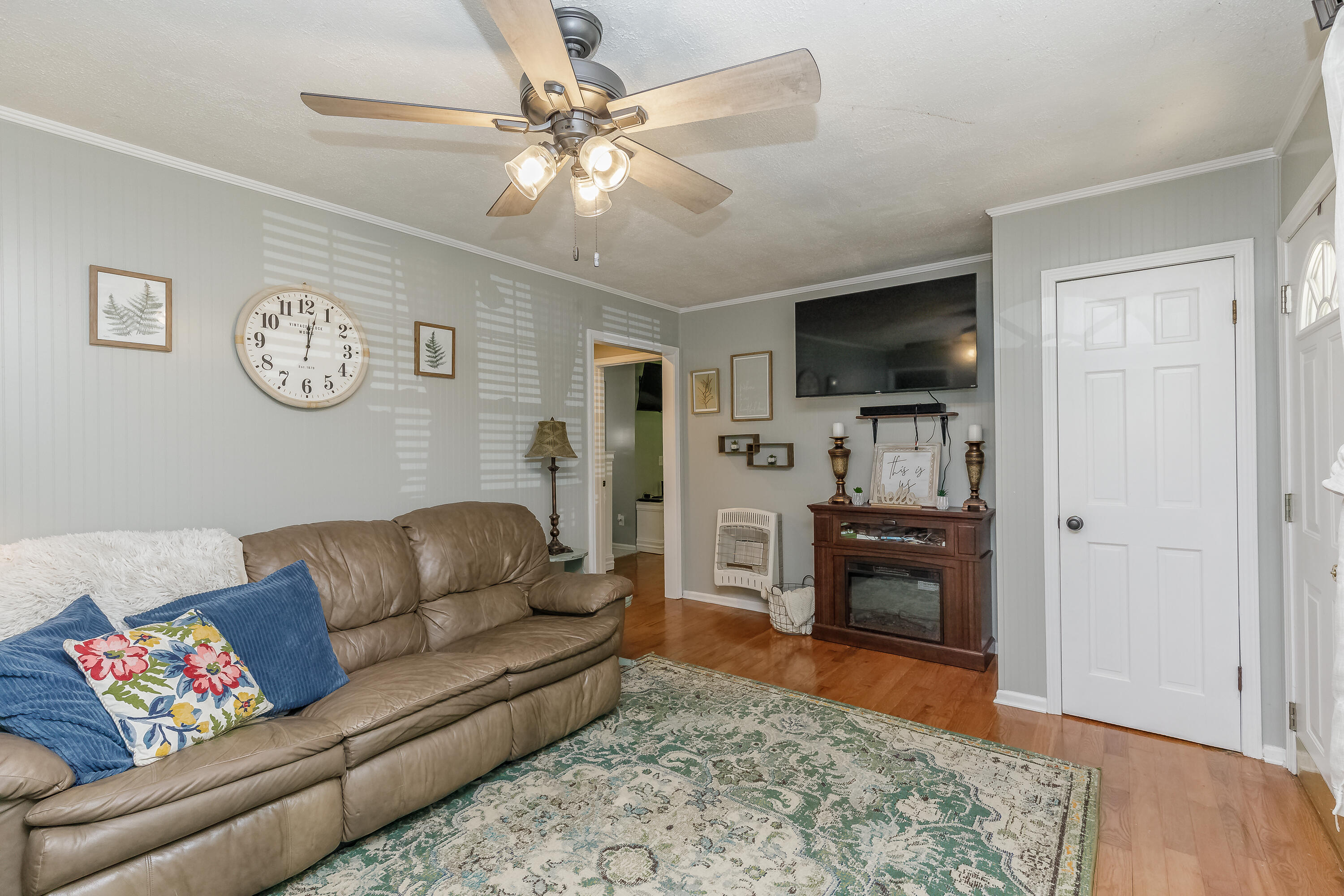 341 Tate Road Trion, GA 30753 - Photo 3 of 32 Living Room