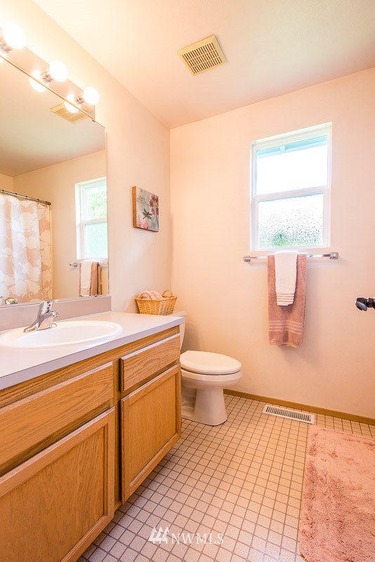 116 Vashon Court Northeast Renton, WA 98059 - Photo 13 of 15 Gallery Image 13
