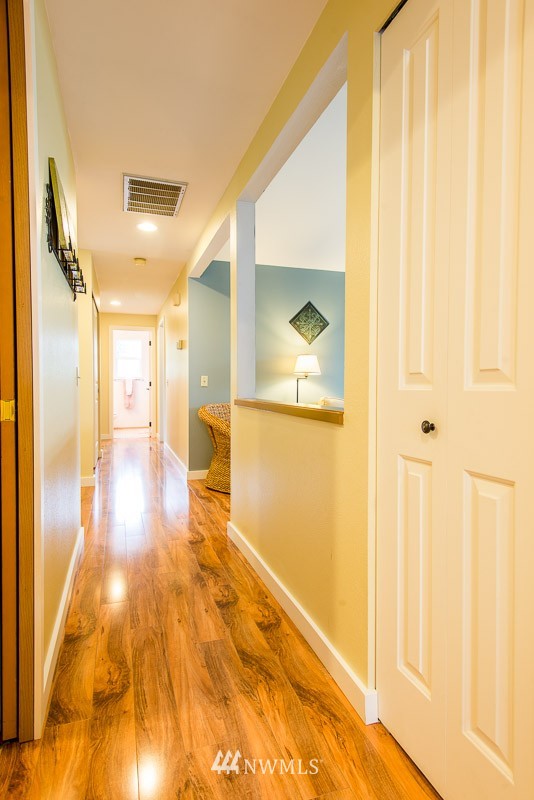 116 Vashon Court Northeast Renton, WA 98059 - Photo 8 of 15 Gallery Image 8