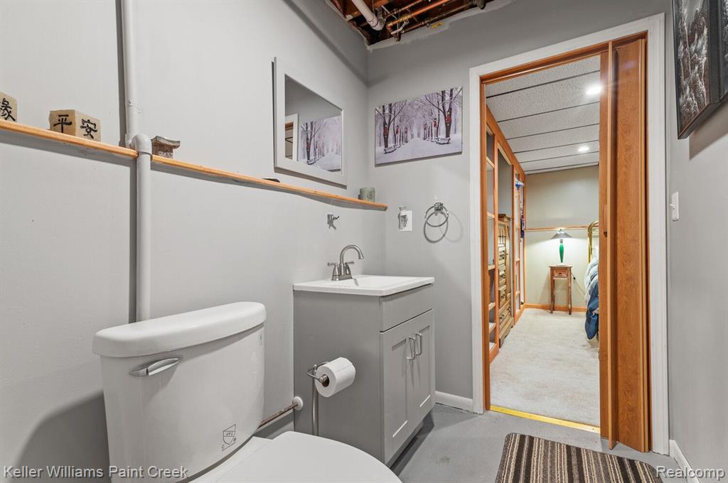2550 Hessel Avenue Rochester Hills, MI 48307 - Photo 14 of 35