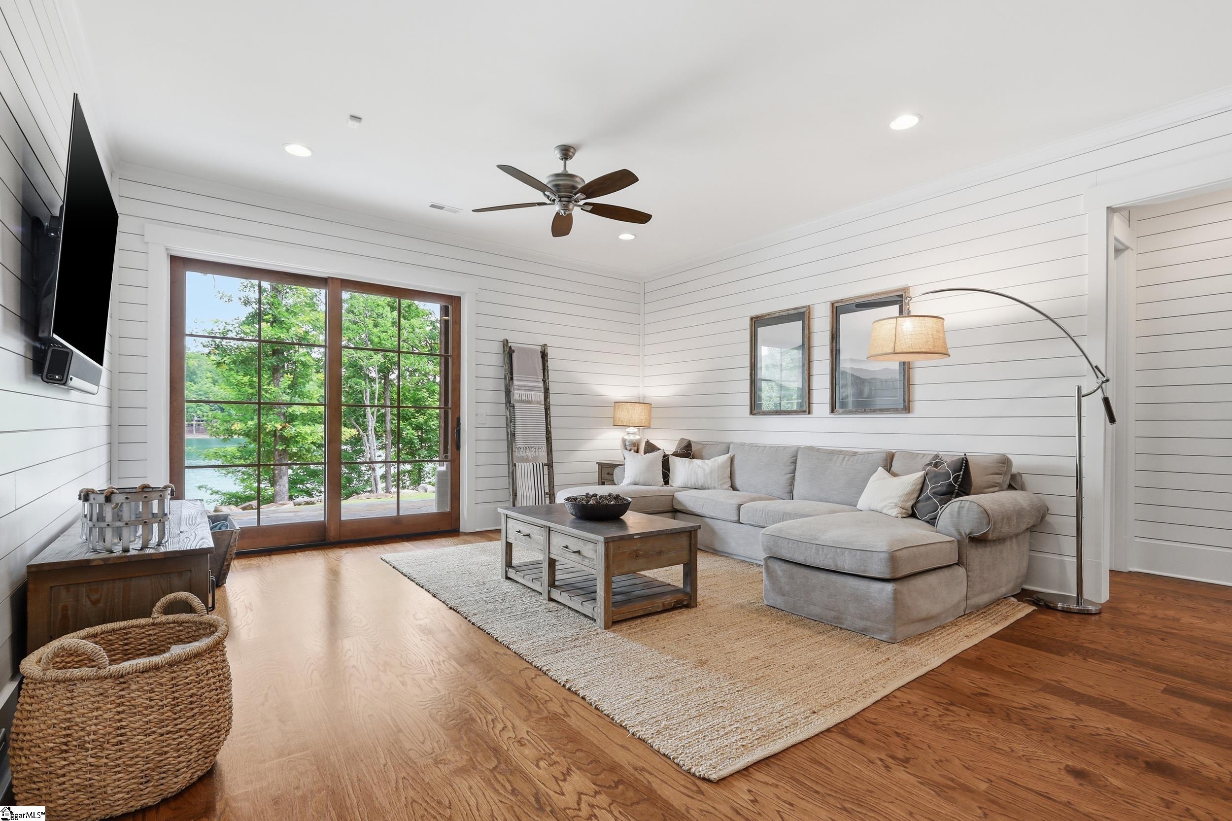 147 South Edgewater Drive Sunset, SC 29685 - Photo 15 of 50