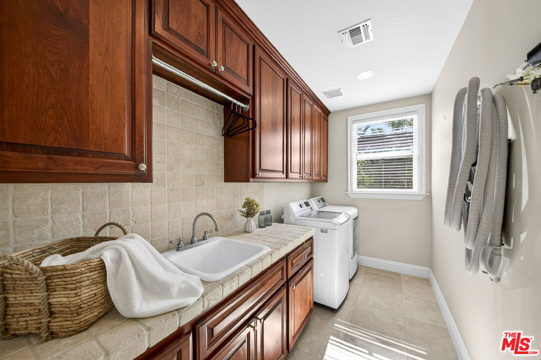 22355 South Summit Ridge Circle Chatsworth, CA 91311 - Photo 15 of 75
