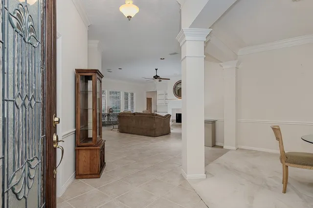 a view of a livingroom with furniture