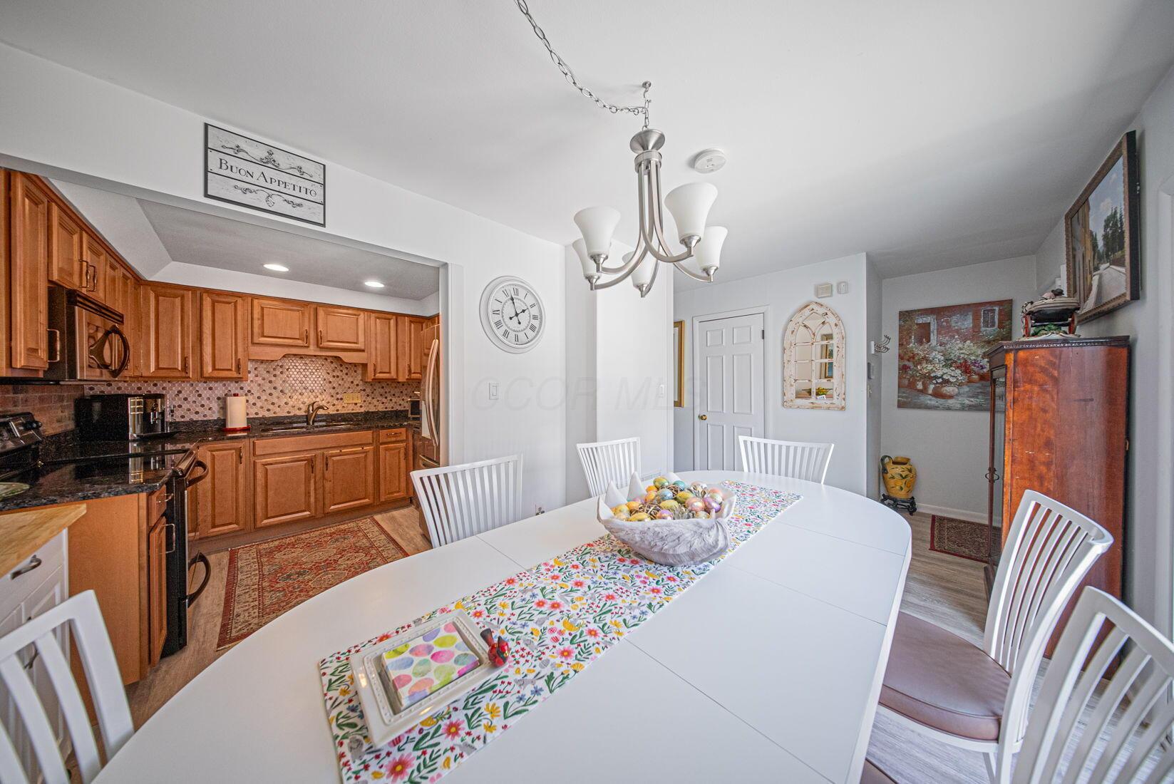 3600 Reed Road, Unit 16 Columbus, OH 43220 - Photo 15 of 45 18-web-or-mls-Maria Milligan - 3600 Reed