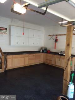 8 Kings Court Elkton, MD 21921 - Photo 21 of 24 Roomy garage with work area