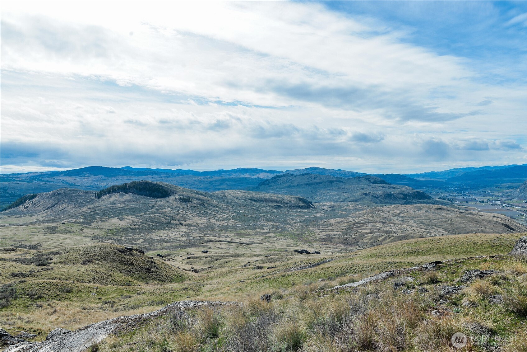 -xxx Emily Road Tonasket, WA 98855 - Photo 4 of 31 a view of ocean view with beach