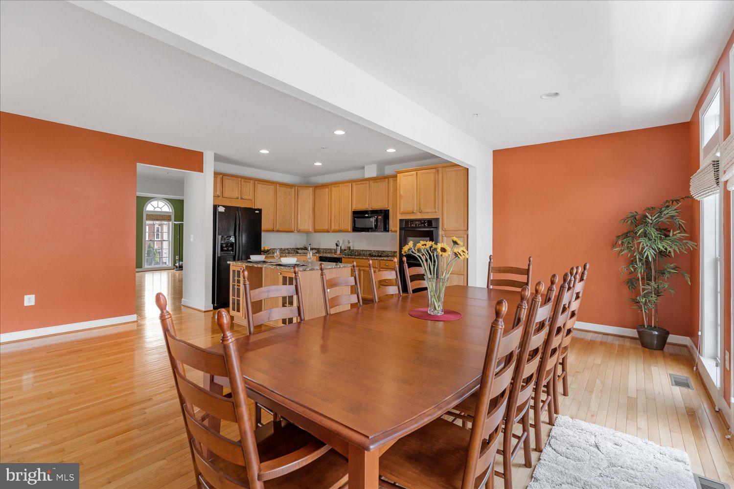 1510 Rutland Way Hanover, MD 21076 - Photo 14 of 48 Large dining area - the whole family can come!