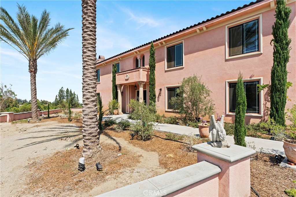 17190 Small Canyon Lane Riverside, CA 92506 - Photo 3 of 74