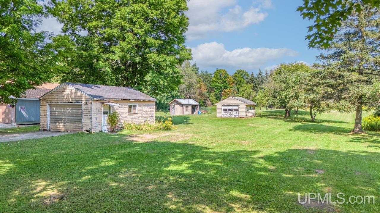 4994 Co Road Gladstone, MI 49837 - Photo 5 of 16