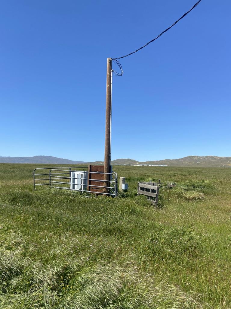 34819 Panoche Road Paicines, CA 95043 - Photo 3 of 6 a view of an ocean with a city