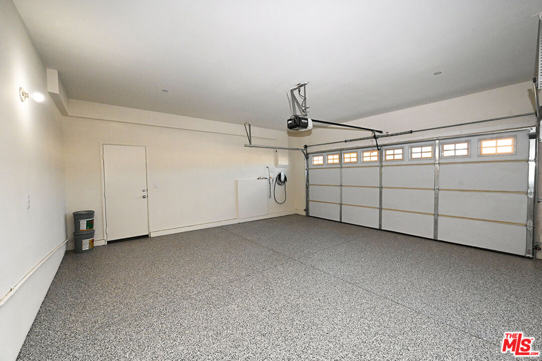 699 Alta Ridge Palm Springs, CA 92262 - Photo 22 of 31 a view of a garage