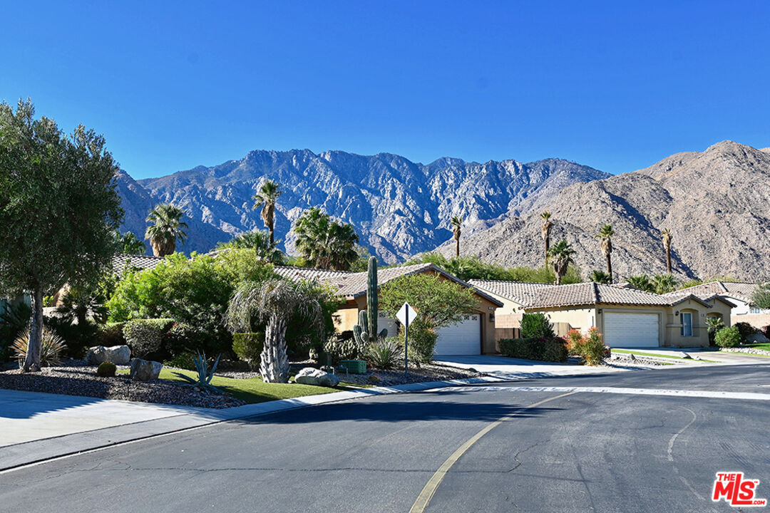 699 Alta Ridge Palm Springs, CA 92262 - Photo 4 of 31 a building view with a outdoor space