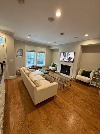 $7,100 | 394 West 2nd Street, Unit 394, Boston, MA 02127