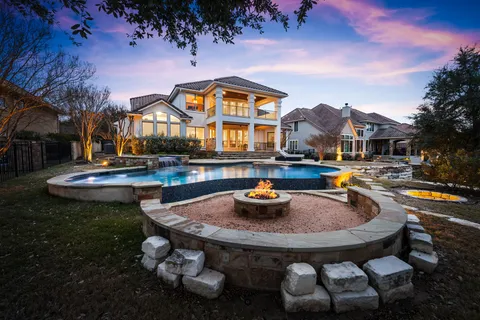 $1,950,000 | 2024 University Club Drive, Austin, TX 78732