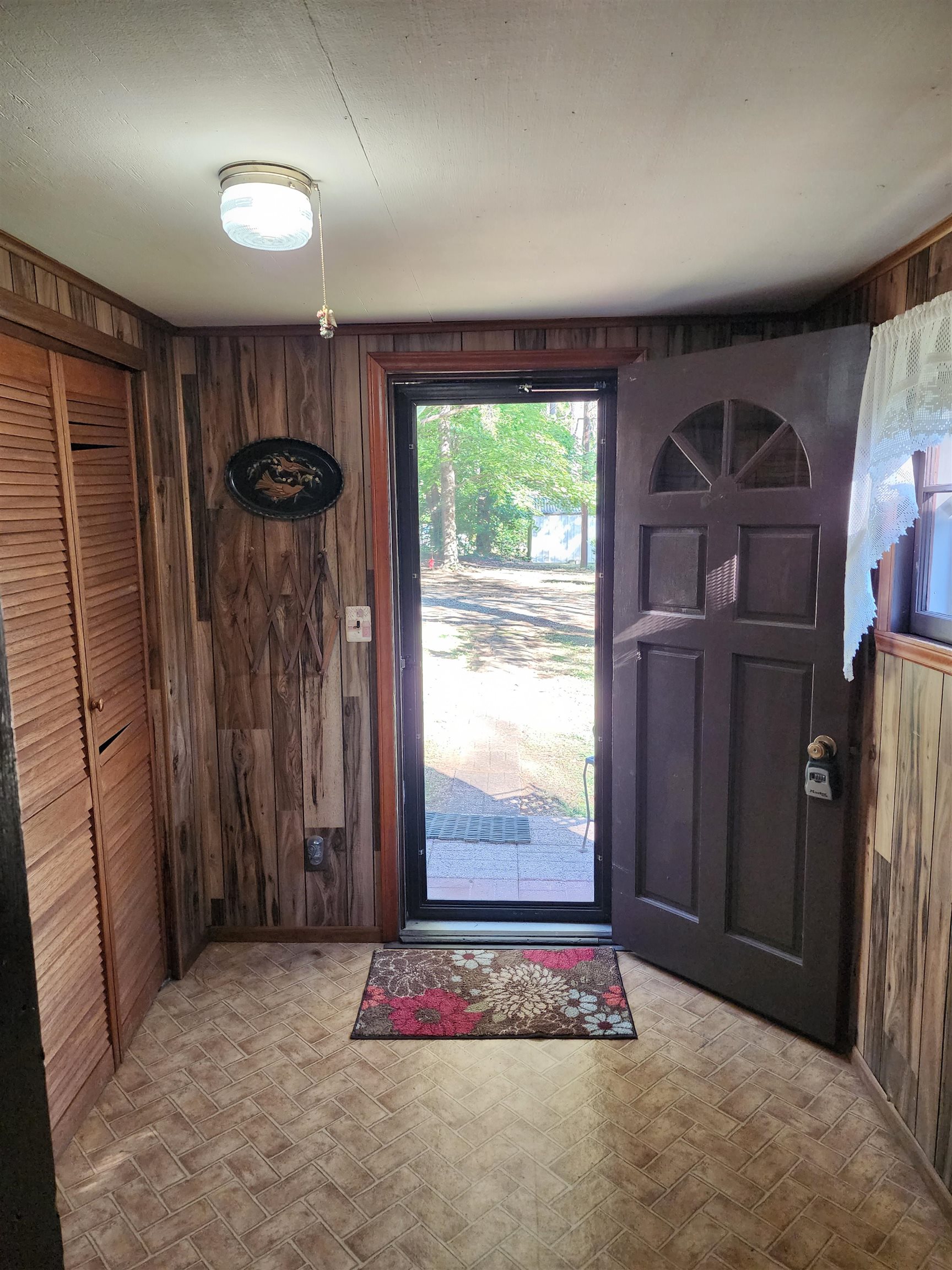 130 Pineview Road Spartanburg, SC 29301 - Photo 6 of 28 Gallery Image 6
