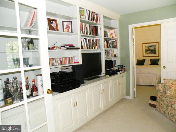 11625 Springhouse Place Reston, VA 20194 - Photo 22 of 30 Library or Study