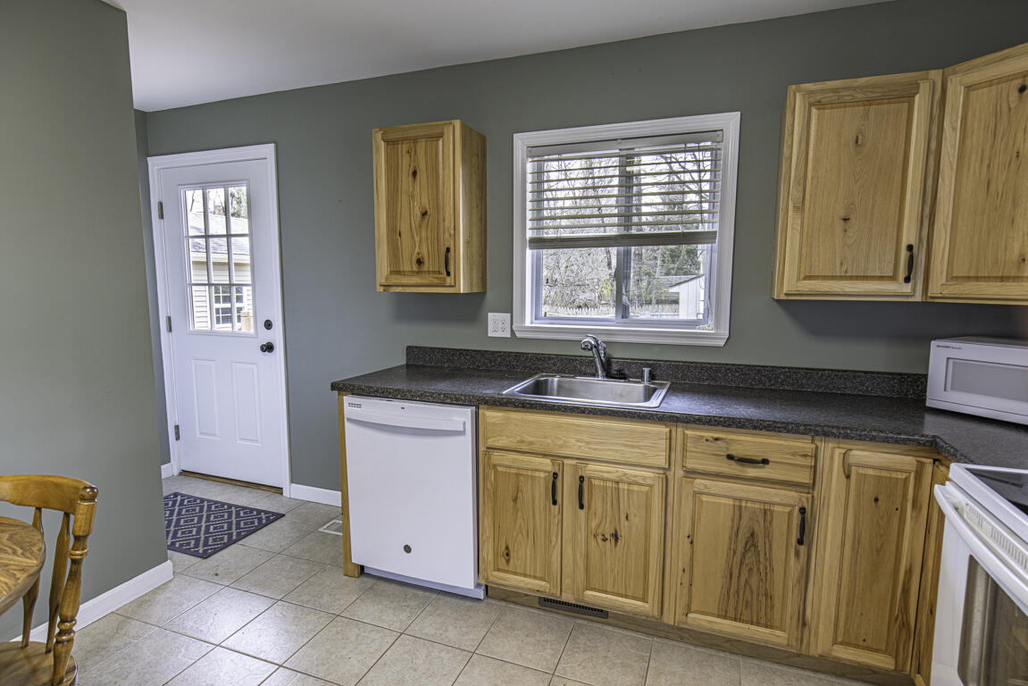 30 Gilbert Street Orono, ME 04473 - Photo 10 of 26 001i