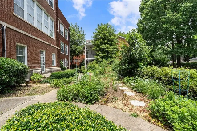 $370,000 | 1031 State Street Northwest, Unit 106, Atlanta, GA 30318