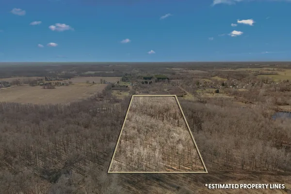 $110,000 | 2704 Woodsview Drive, Hillsdale, MI 49242