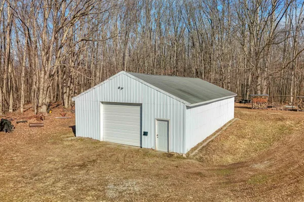 $110,000 | 2704 Woodsview Drive, Hillsdale, MI 49242