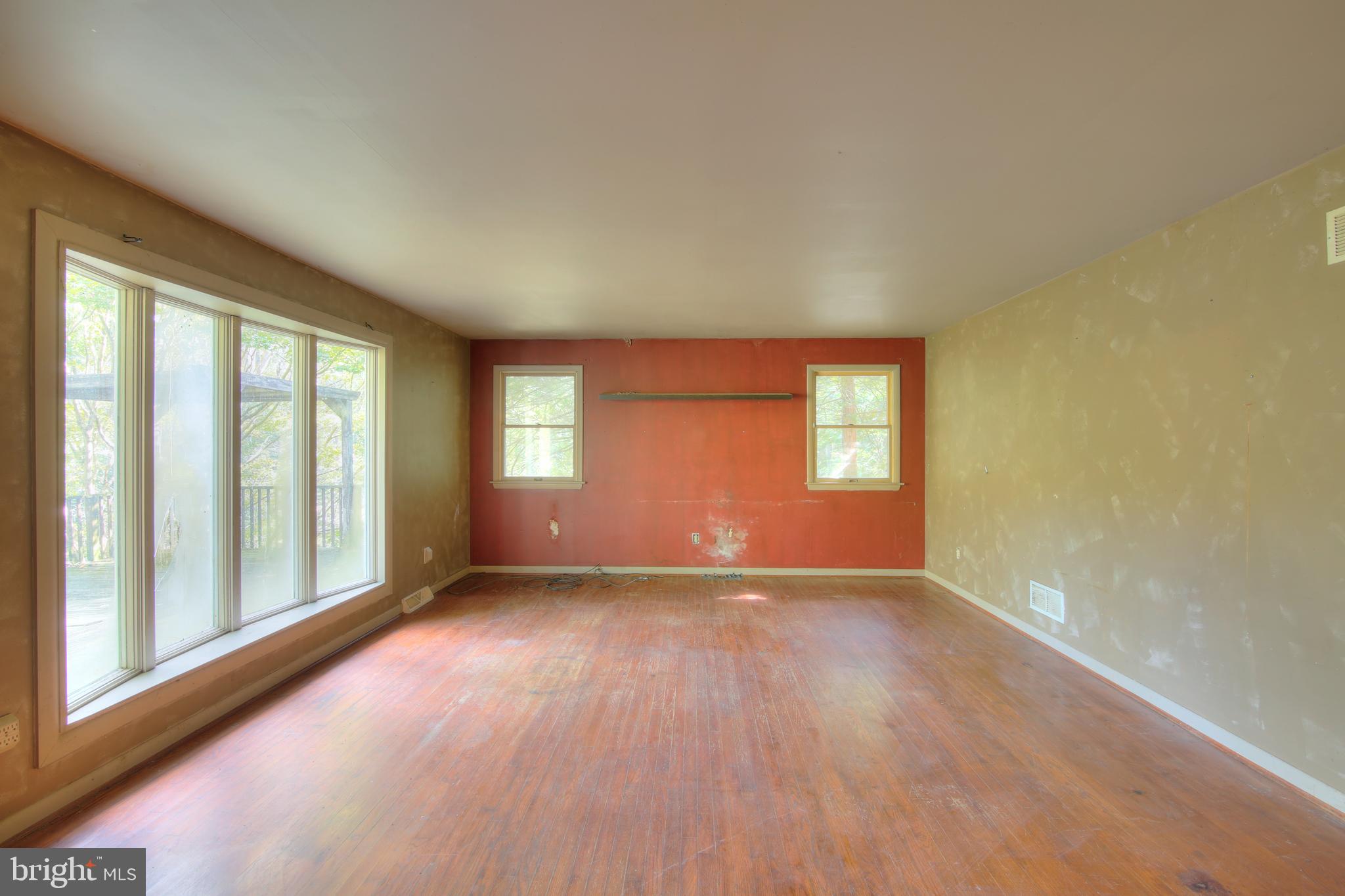 3309 Rocks Chrome Hill Road Jarrettsville, MD 21084 - Photo 16 of 29 living room