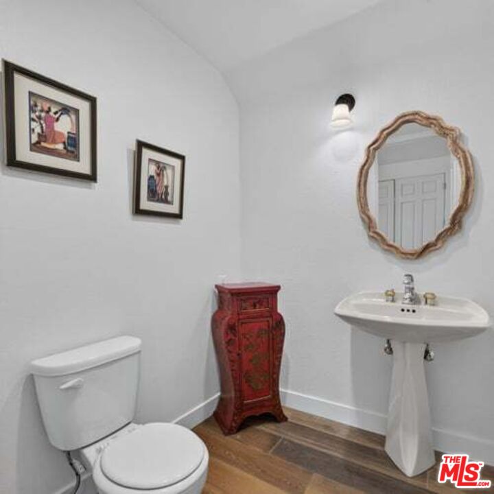 12699 Promontory Road Los Angeles, CA 90049 - Photo 55 of 69 Gallery Image 55