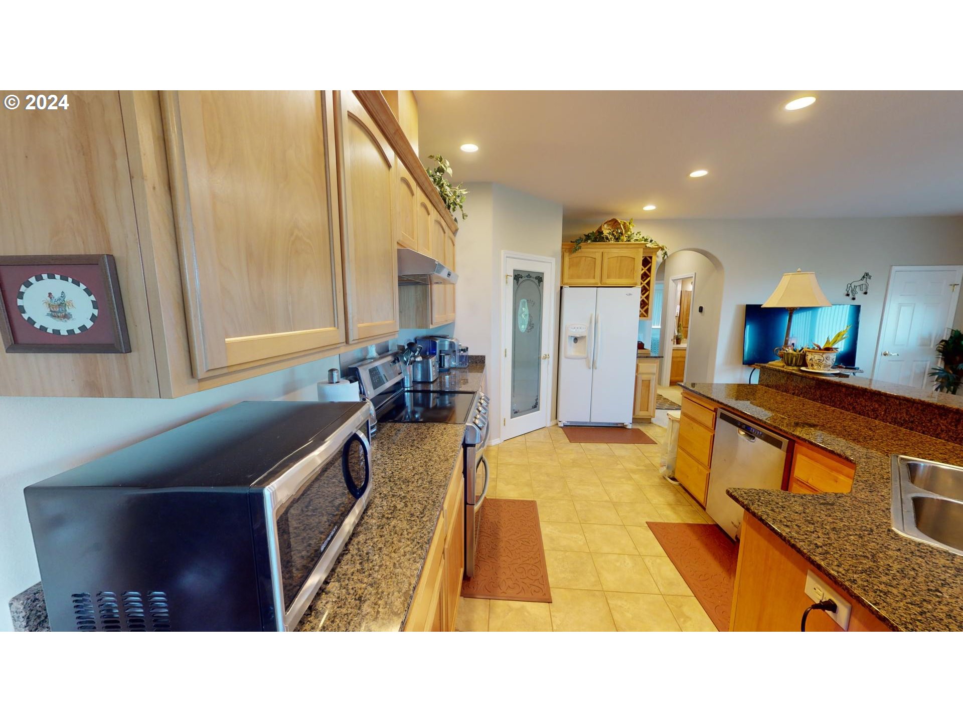94244 10th Street Gold Beach, OR 97444 - Photo 13 of 39 Kitchen