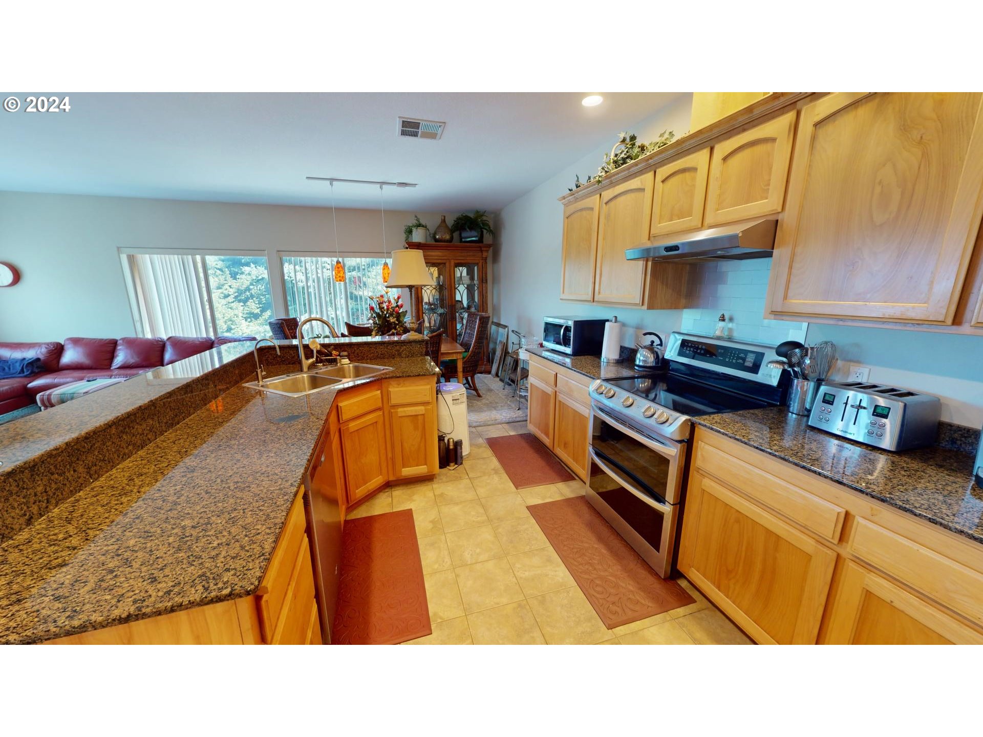 94244 10th Street Gold Beach, OR 97444 - Photo 14 of 39 Kitchen