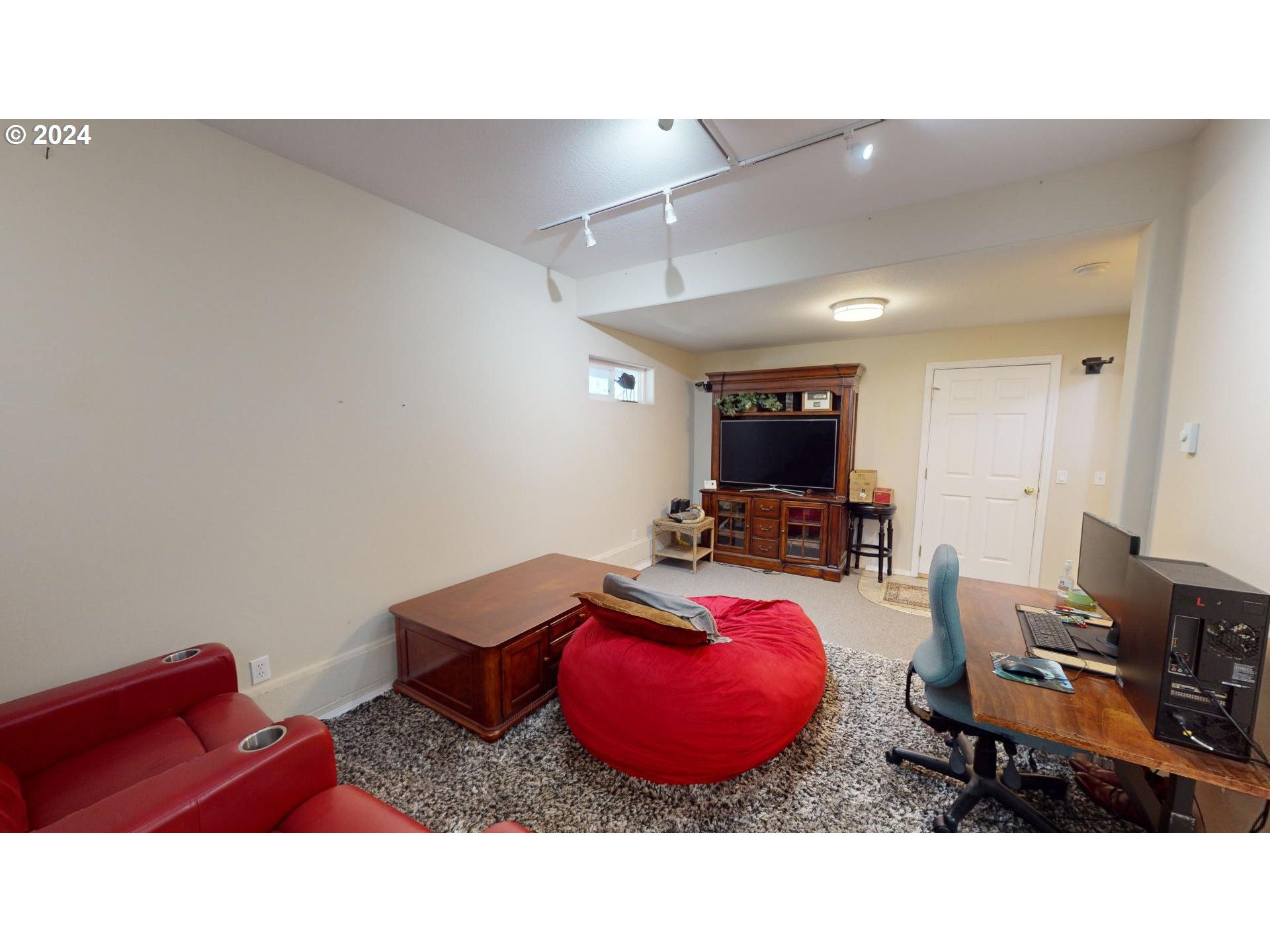 94244 10th Street Gold Beach, OR 97444 - Photo 35 of 39 Family Room