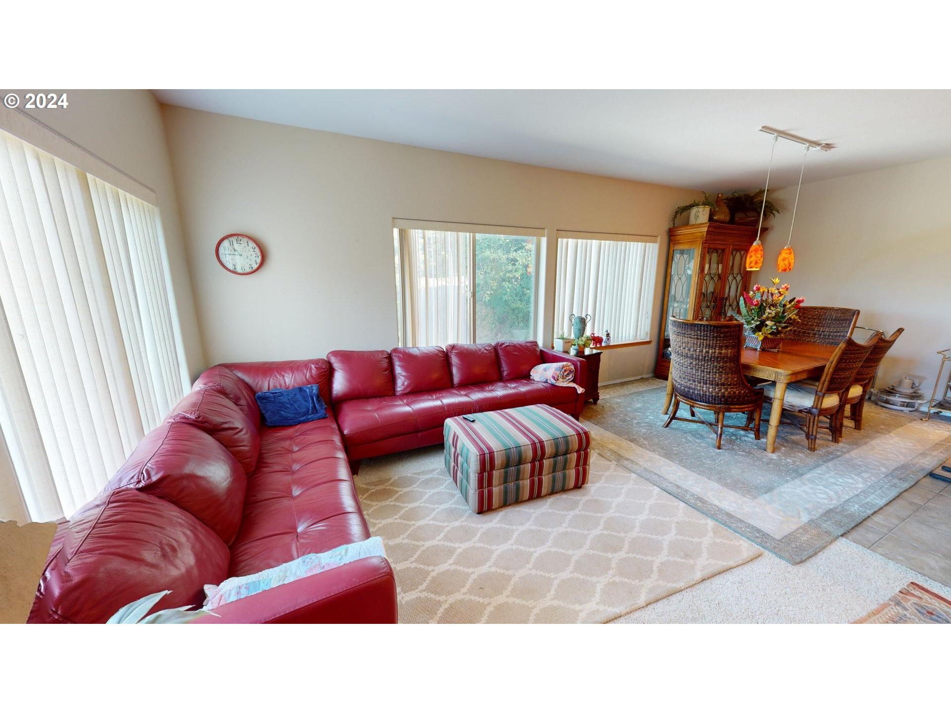 94244 10th Street Gold Beach, OR 97444 - Photo 4 of 39 Living Room/Dining Room