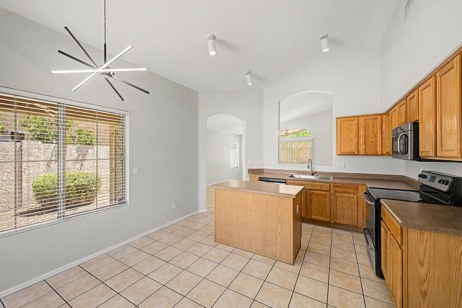 7043 West Phelps Road Peoria, AZ 85382 - Photo 12 of 32 Photo #12