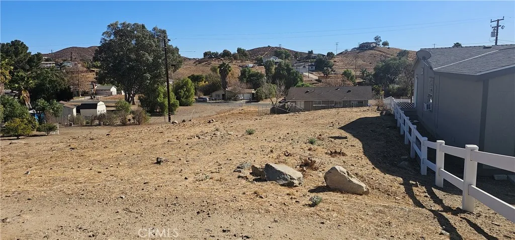 0 West Los Angeles, CA 90038 - Photo 5 of 10 a view of a dry yard with trees