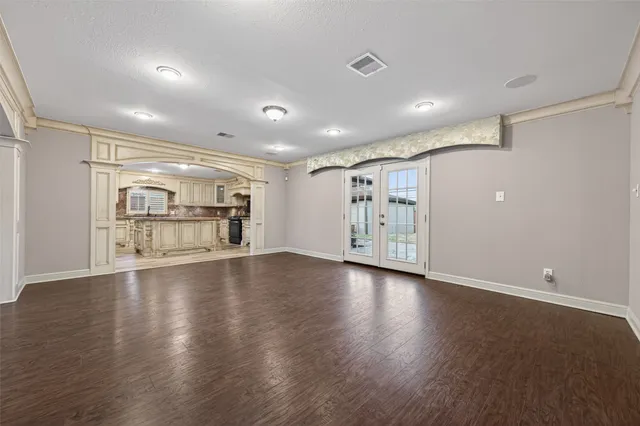 $449,000 | 5422 Willowbend Boulevard, Houston, TX 77096