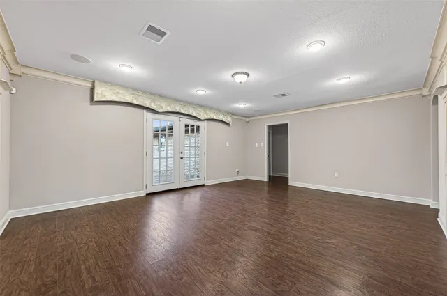 $449,000 | 5422 Willowbend Boulevard, Houston, TX 77096