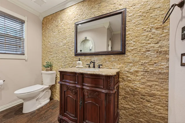 $449,000 | 5422 Willowbend Boulevard, Houston, TX 77096