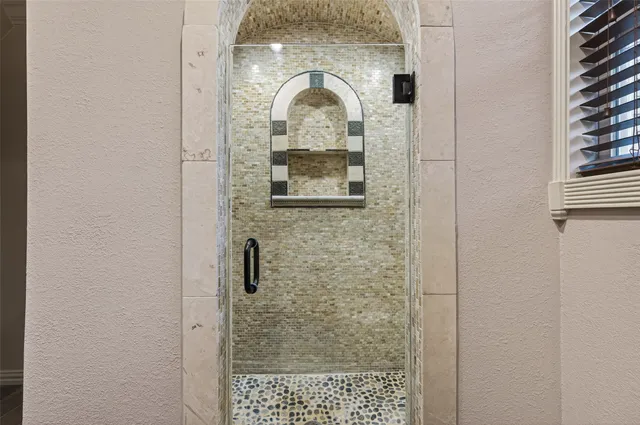 $449,000 | 5422 Willowbend Boulevard, Houston, TX 77096