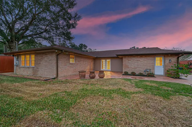 $449,000 | 5422 Willowbend Boulevard, Houston, TX 77096
