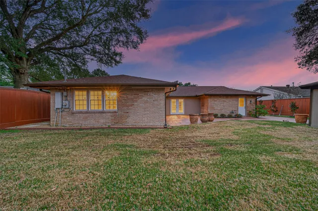 $449,000 | 5422 Willowbend Boulevard, Houston, TX 77096