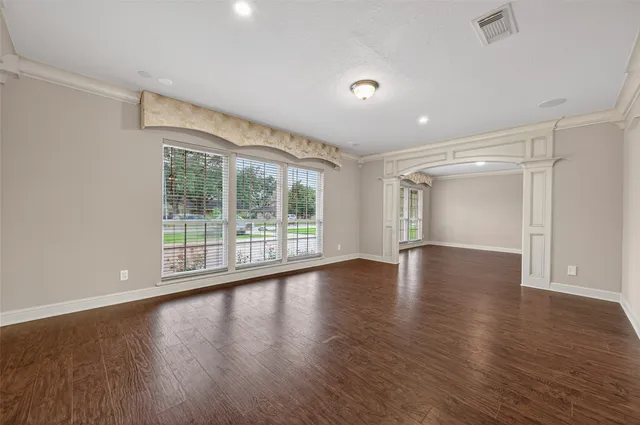 $449,000 | 5422 Willowbend Boulevard, Houston, TX 77096