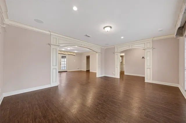 $449,000 | 5422 Willowbend Boulevard, Houston, TX 77096