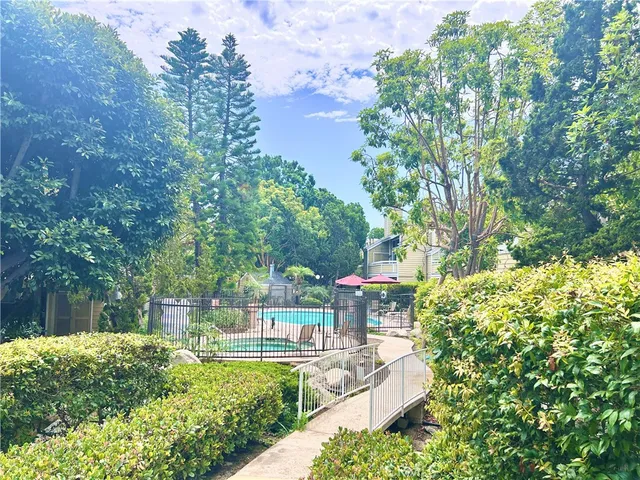 $350,000 | 3680 South Bear Street, Unit 16 / J, Santa Ana, CA 92704