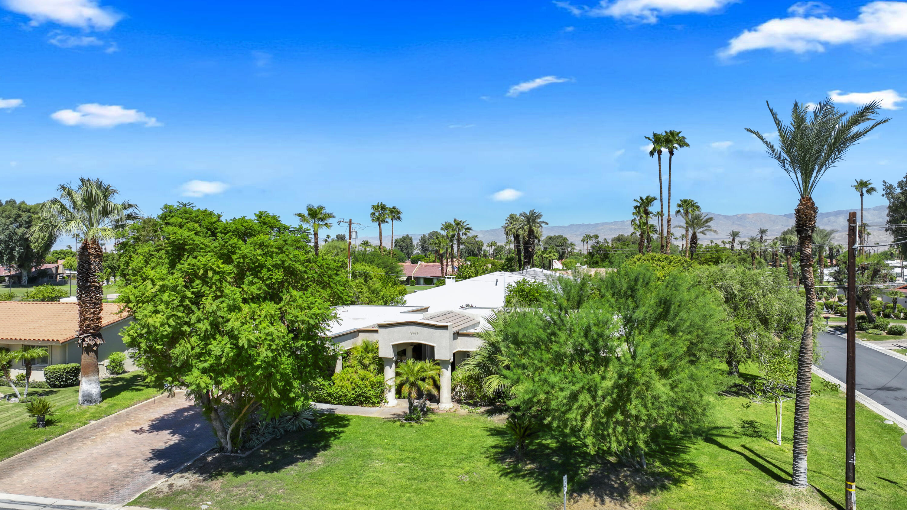 78950 Starlight Lane Bermuda Dunes, CA 92203 - Photo 3 of 40 a view of a yard with plants