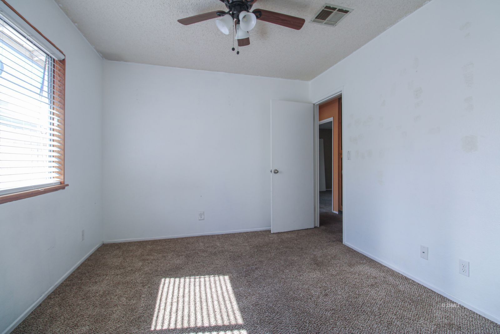 925 West Tamarisk Avenue Ridgecrest, CA 93555 - Photo 20 of 37