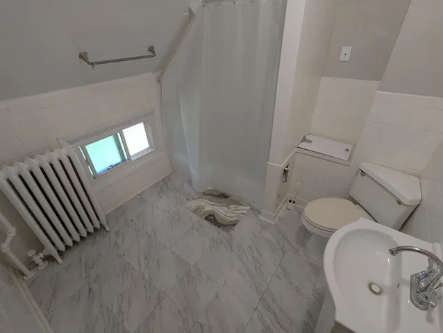 $2,025 | 947 6th Street East, St. Paul, MN 55106