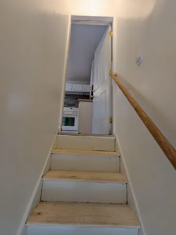 $2,025 | 947 6th Street East, St. Paul, MN 55106